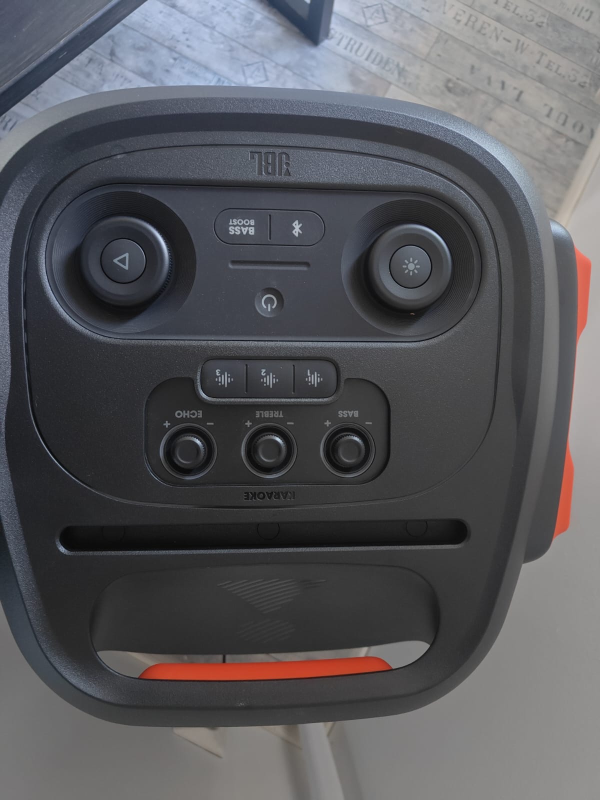JBL 710bt kaiuttimet - Image 4